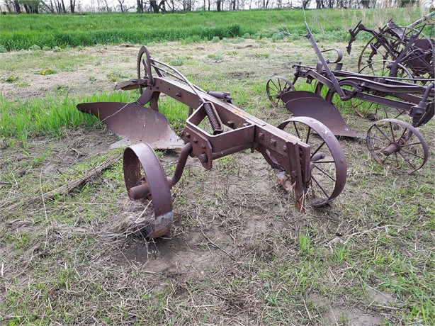 1 BOTTOM SOD BREAKING PLOW Used Farms Antiques auction results