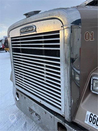 2004 FREIGHTLINER CLASSIC 120 Used Grill Truck / Trailer Components for sale
