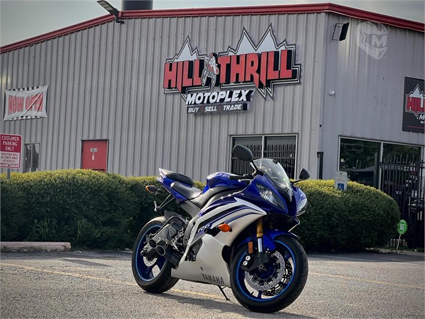 Experience the Thrill of the Yamaha R6