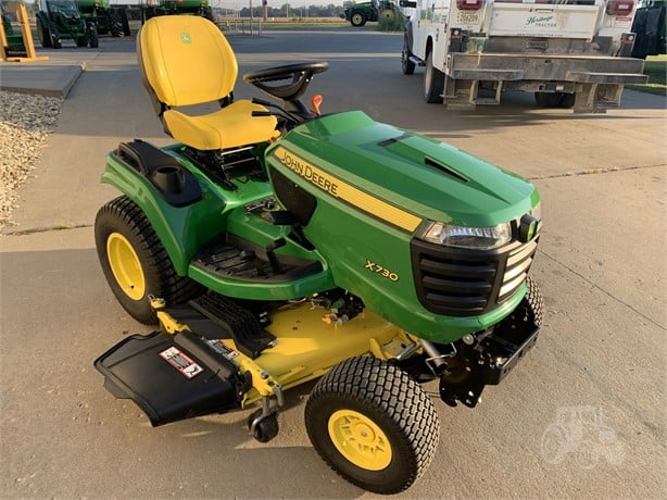 X730 Lawn Tractor, Riding Lawn Tractors