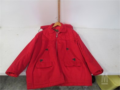 Sh Hunting Coat Vests Size Lg Otros Artículos Para La - nike ice and fire t shirt roblox