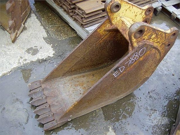 1900 DIG BUCKET 15 60 SERIES PIN ON STYLE For Sale in Acheson