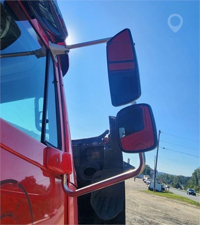 2006 FREIGHTLINER COLUMBIA 120 Used Glass Truck / Trailer Components for sale