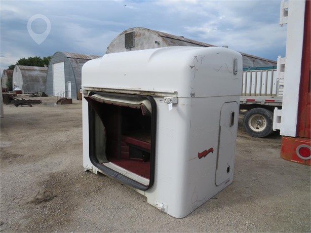 SLEEPER OFF PETERBILT SEMI Used Sleeper Truck / Trailer Components auction results