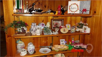 DECORATIVE ITEM LOT Used Other Personal Property Personal Property / Household items for sale