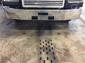 FREIGHTLINER FLD Used Bumper Truck / Trailer Components for sale