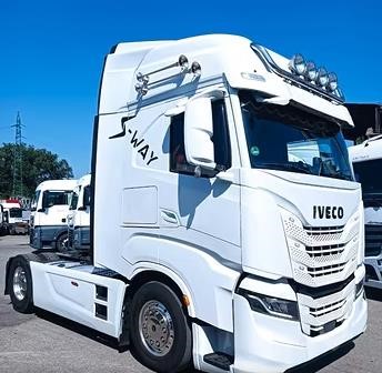2020 IVECO S-WAY 570 Used Tractor with Sleeper for sale