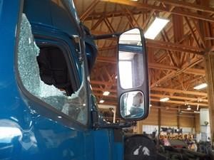 2000 VOLVO VNL64T Used Glass Truck / Trailer Components for sale