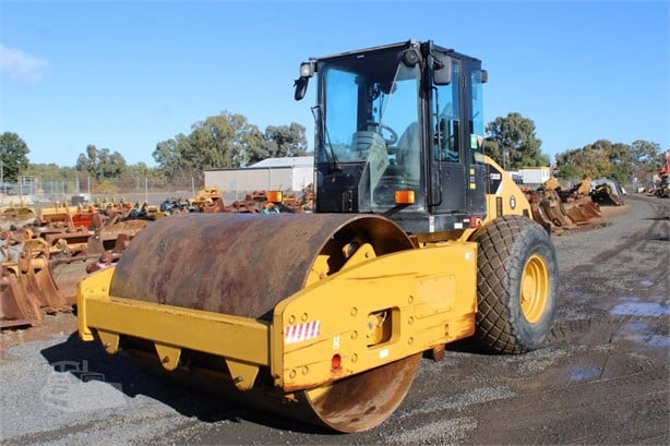 2010 CATERPILLAR CS-533E Used Smooth Drum Rollers / Compactors for sale
