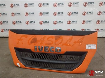 2015 IVECO OCC VOORPANEEL GRILLE IVECO Gebraucht Kühlergrill zum verkauf