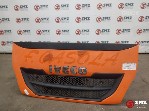 2015 IVECO OCC VOORPANEEL GRILLE IVECO Used Rooster Vrachtwagen-/aanhangwagencomponenten te koop