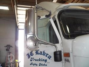 2004 INTERNATIONAL 9400I Used Glass Truck / Trailer Components for sale