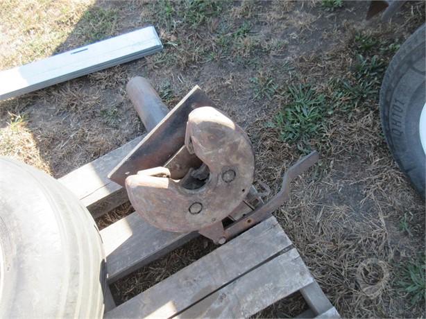 SNAP HITCH KING PIN Used Other Truck / Trailer Components auction results