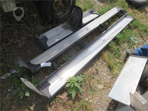 2015 GM RUNNING BOARDS Used Body Panel Truck / Trailer Components auction results