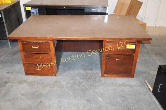Wooden 5 Drawer Desk No Legs Meyer Auction Service