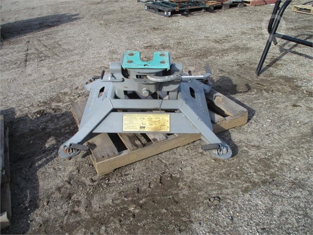 BW CHAMPION RVB3600 5TH WHEEL HITCH Used Fifth Wheel Truck / Trailer Components auction results