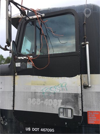1986 FREIGHTLINER FLD112SD Used Door Truck / Trailer Components for sale