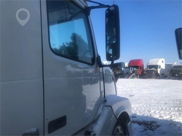 2012 VOLVO VNL Used Glass Truck / Trailer Components for sale