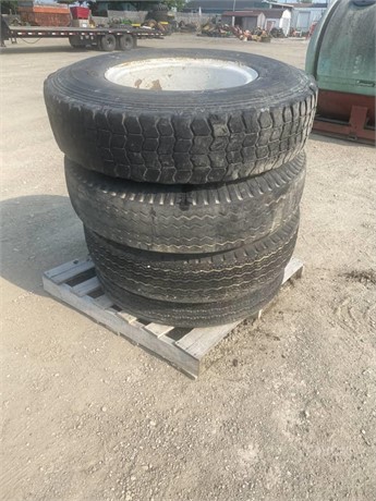 Used Reifen LKW- / Anhängerkomponenten zum verkauf