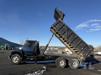 1995 FORD L9000 Used Dump Trucks for sale
