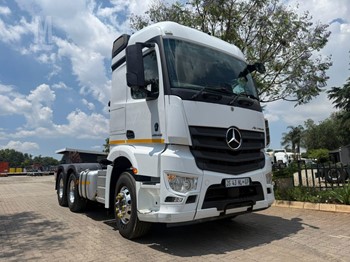 A 2021 MERCEDES-BENZ ACTROS 2645 sits on a lot.