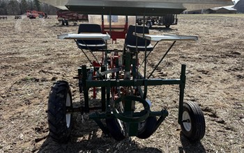 holland tobacco setter Planting Fall Garlic with a Transplanter HOLLAND TRANSPLANTER Farm Equipment Auction