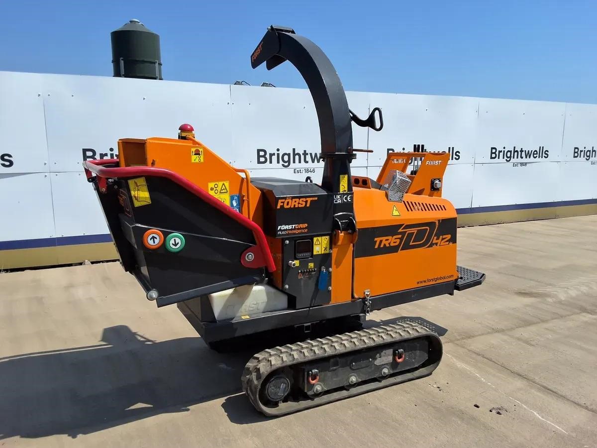 2024 Först TR6D self-propelled wood chipper parked.