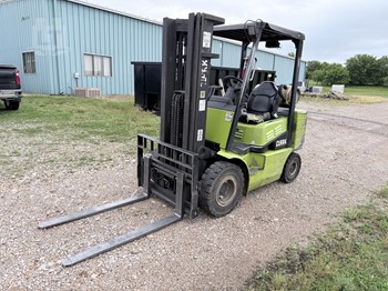 2002 CLARK CGP25 Used Pneumatic Tire Forklifts upcoming auctions