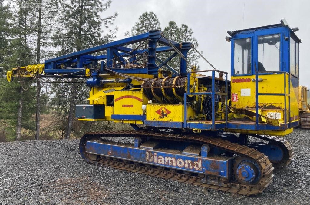 A 2008 Diamond DS2646 Yarder parked outdoors.