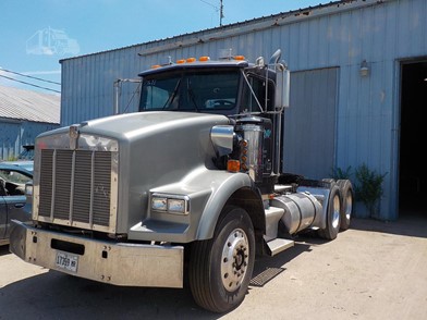Kenworth T800 Conventional Day Cab Trucks For Sale In Illinois 22 Listings Truckpaper Com Page 1 Of 1