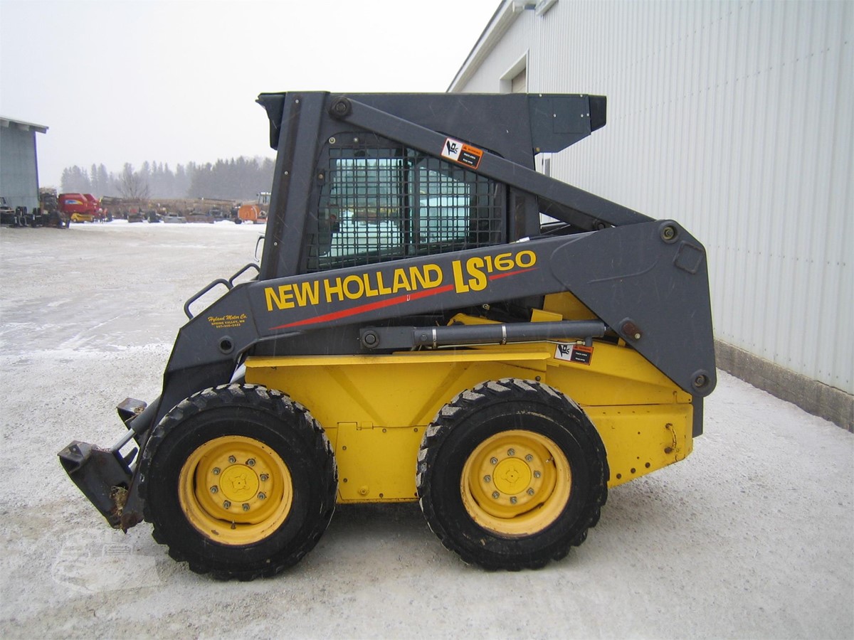 2000 NEW HOLLAND LS160 For Sale In Spring Valley, Minnesota