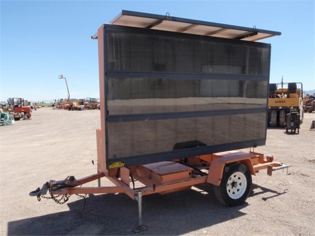 1999 DISPLAY SOLUTIONS 2950 Used Arrow Boards for sale