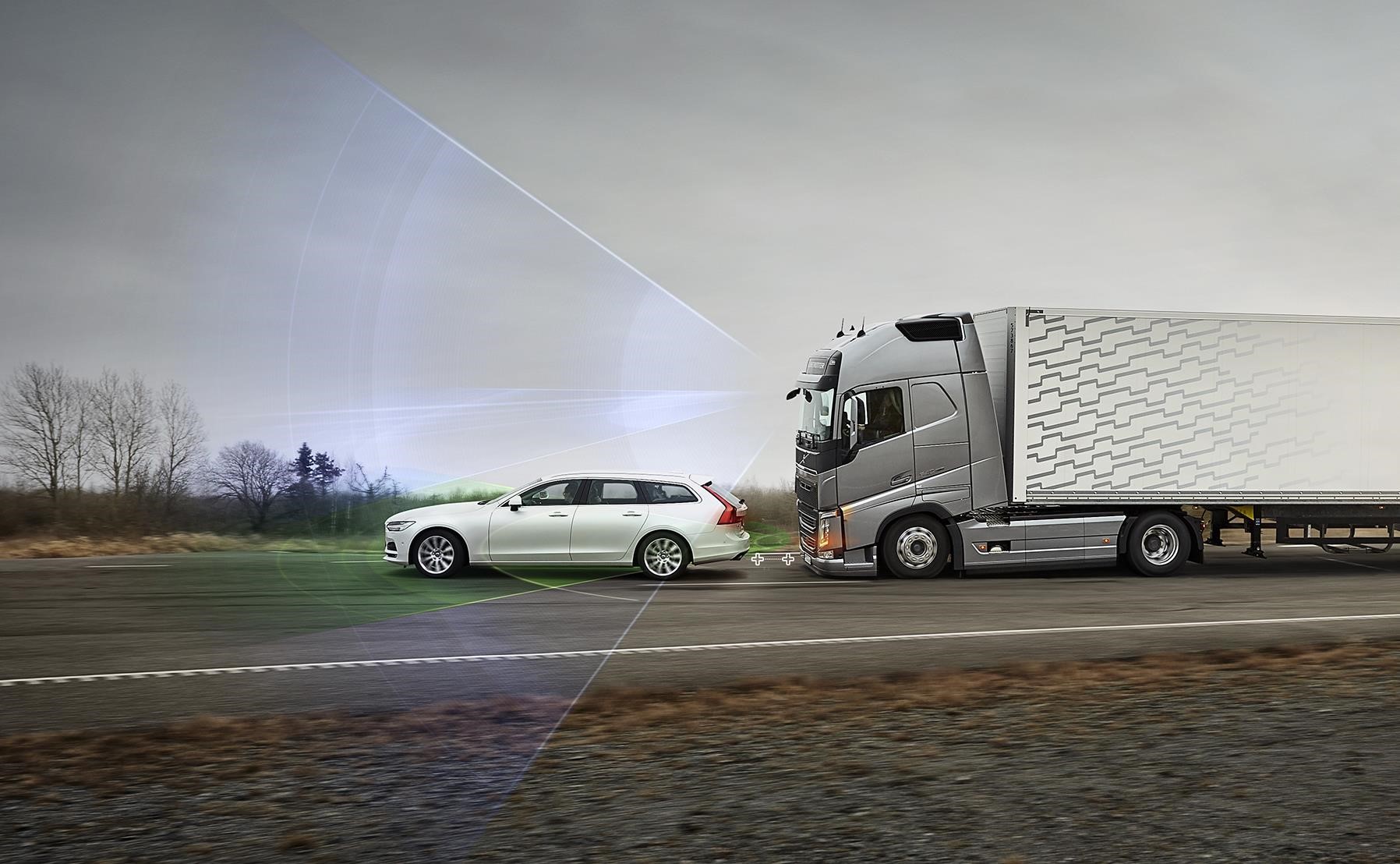 verachten lepel ironie Volvo Trucks Focuses on Benefits of Emergency Braking Systems | Truck  Locator United Kingdom Blog