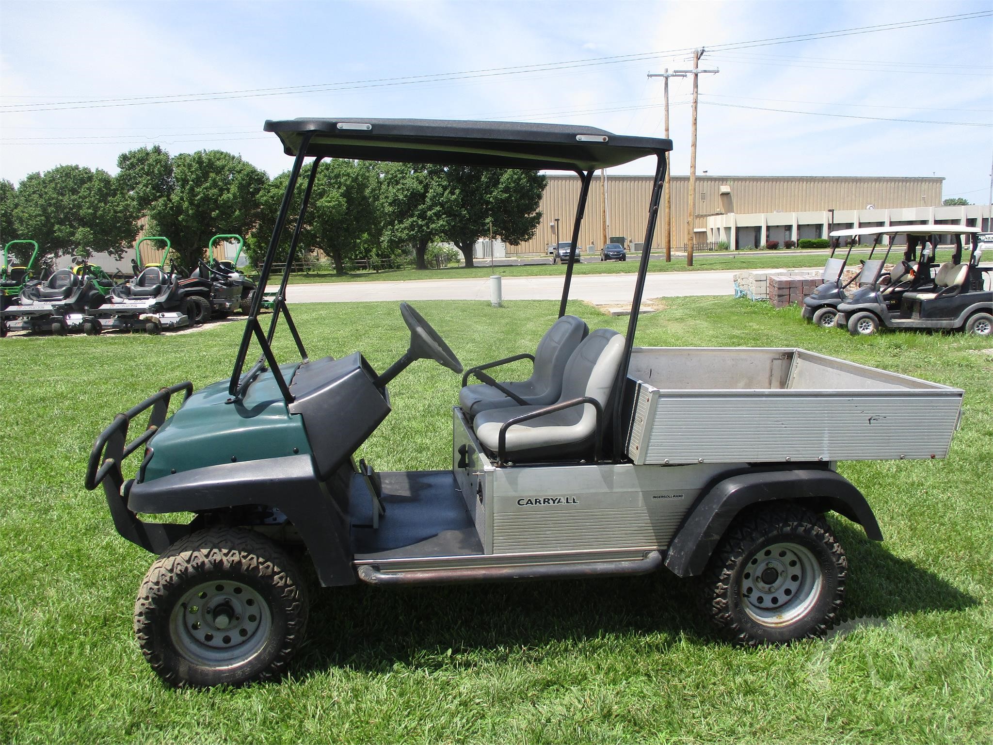auctiontime-2000-club-car-carryall-272-online-auctions