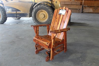 Cedar Glider Rocking Chair Auktionsergebnisse 1