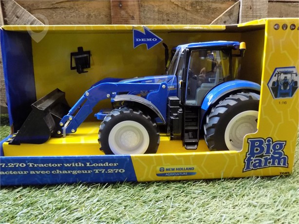 NEW HOLLAND BIG FARM 1/16 SCALE T7.270 WITH LOADER New Other Toys / Hobbies for sale