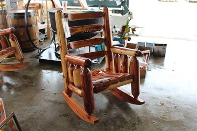 Cedar Rocking Chair Stuhle Hocker Mobel Auktionsergebnisse