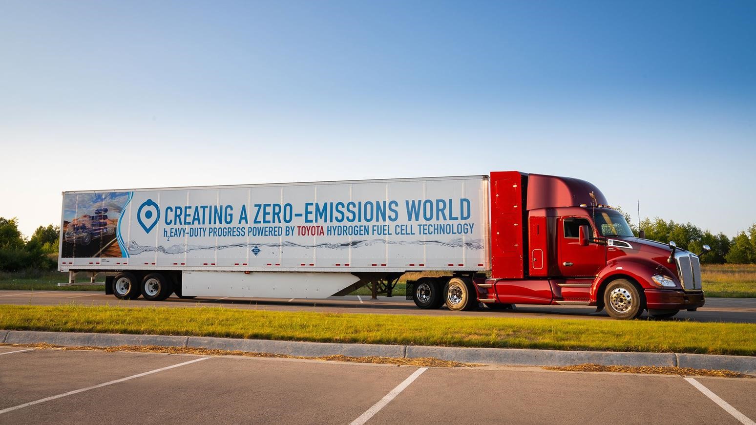 PACCAR Showcases Hydrogen Fuel Cell & Electric Trucks At CES 2019