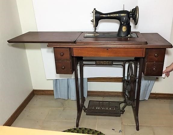 Antique Singer Sewing Machine In Cabinet Rusty By Design