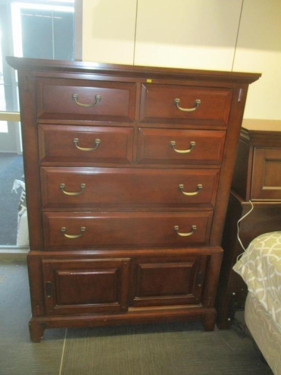 Broyhill Tall 7 Drawer Dresser Prime Time Auctions