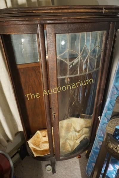 Antique Curio Cabinet Missing The Curved Glass Ss The Auctionarium
