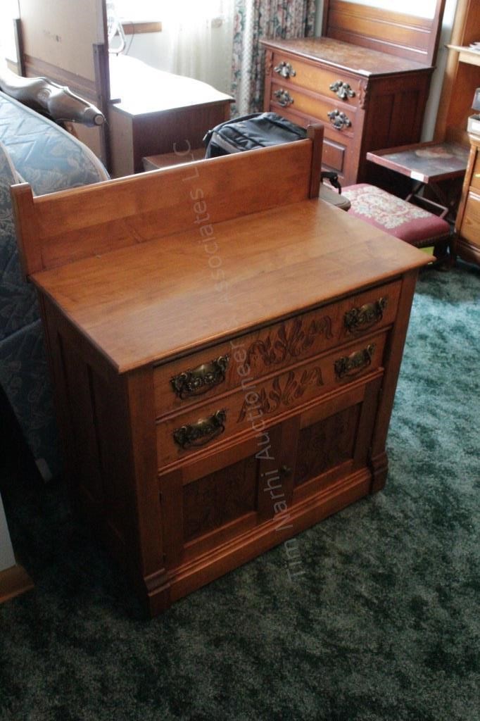 Antique Commode Tim Narhi Auctioneer Associates