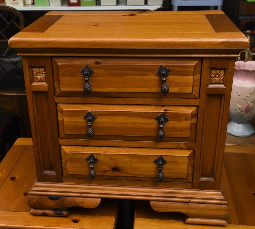 Broyhill 3 Drawer End Table Wooden The K And B Auction Company