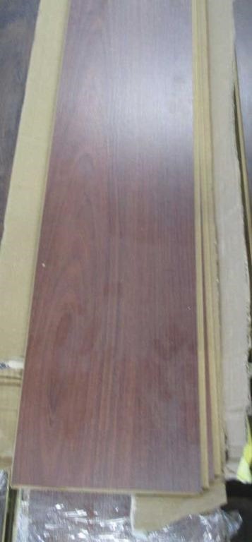 Traffic Master Goldwyn Cherry Laminate Flooring Prime Time Auctions