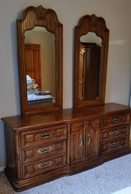 Thomasville Nine Drawer Dresser With Mirrors Texmax Auctions Llc