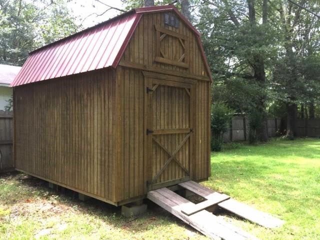 Derksen Barn Style Portable Building W Loft Orrell Auctions And