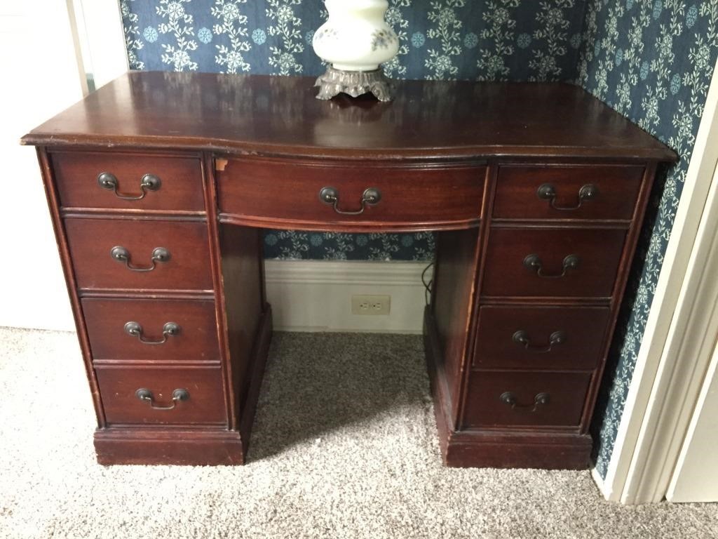 Harmony House Mahogany Desk Dangerfield Auctions Llc