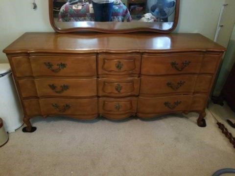 Henredon Dresser Mirror Wagner Auctioneering And Real Estate