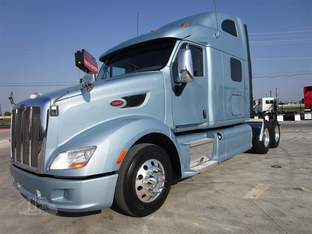 2012 Peterbilt 587