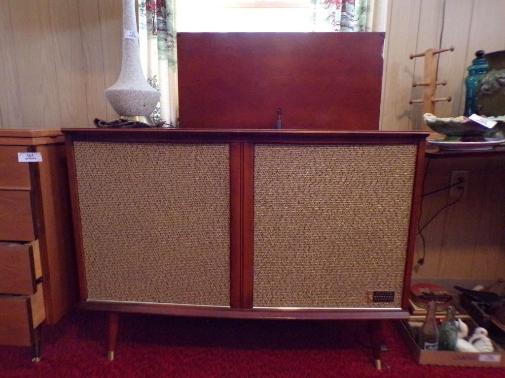 Zenith Cabinet Record Player W Am Fm Radio Superior Auction